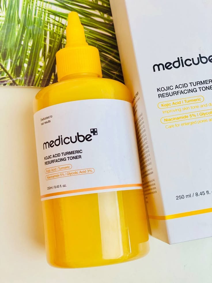 Medicube Tónico Facial con Ácido Kójico y Cúrcuma 250 ml