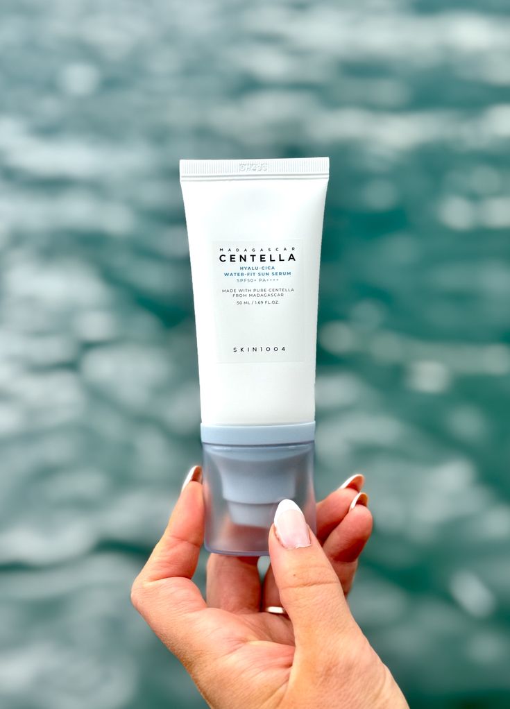 Skin1004 Madagascar Centella Protector Solar Hyalu-Cica Water-Fit 50ml.