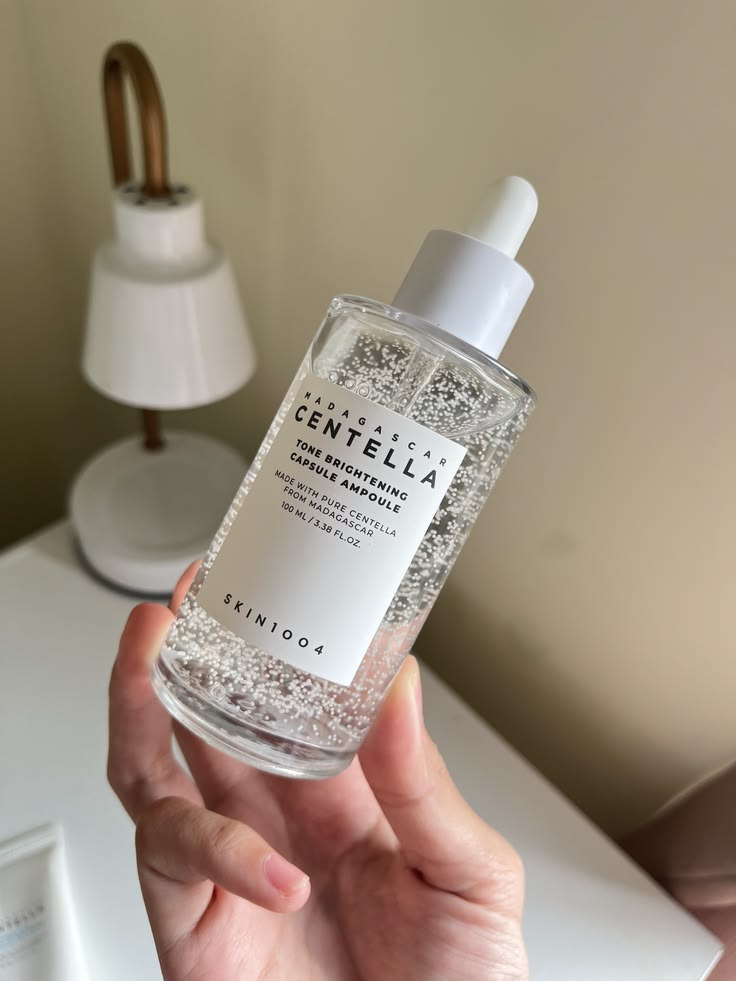 Skin1004- Madagascar Centella Tone Brightening Capsule Ampoule Antimanchas 100ml.