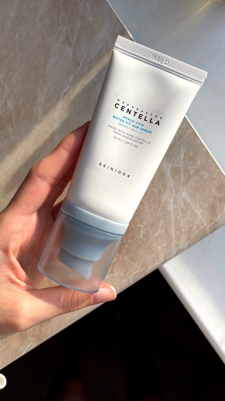 Skin1004 Madagascar Centella Protector Solar Hyalu-Cica Water-Fit 50ml.